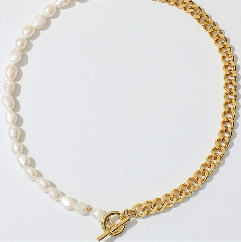 NWT Trendy Pearl Gold Necklace